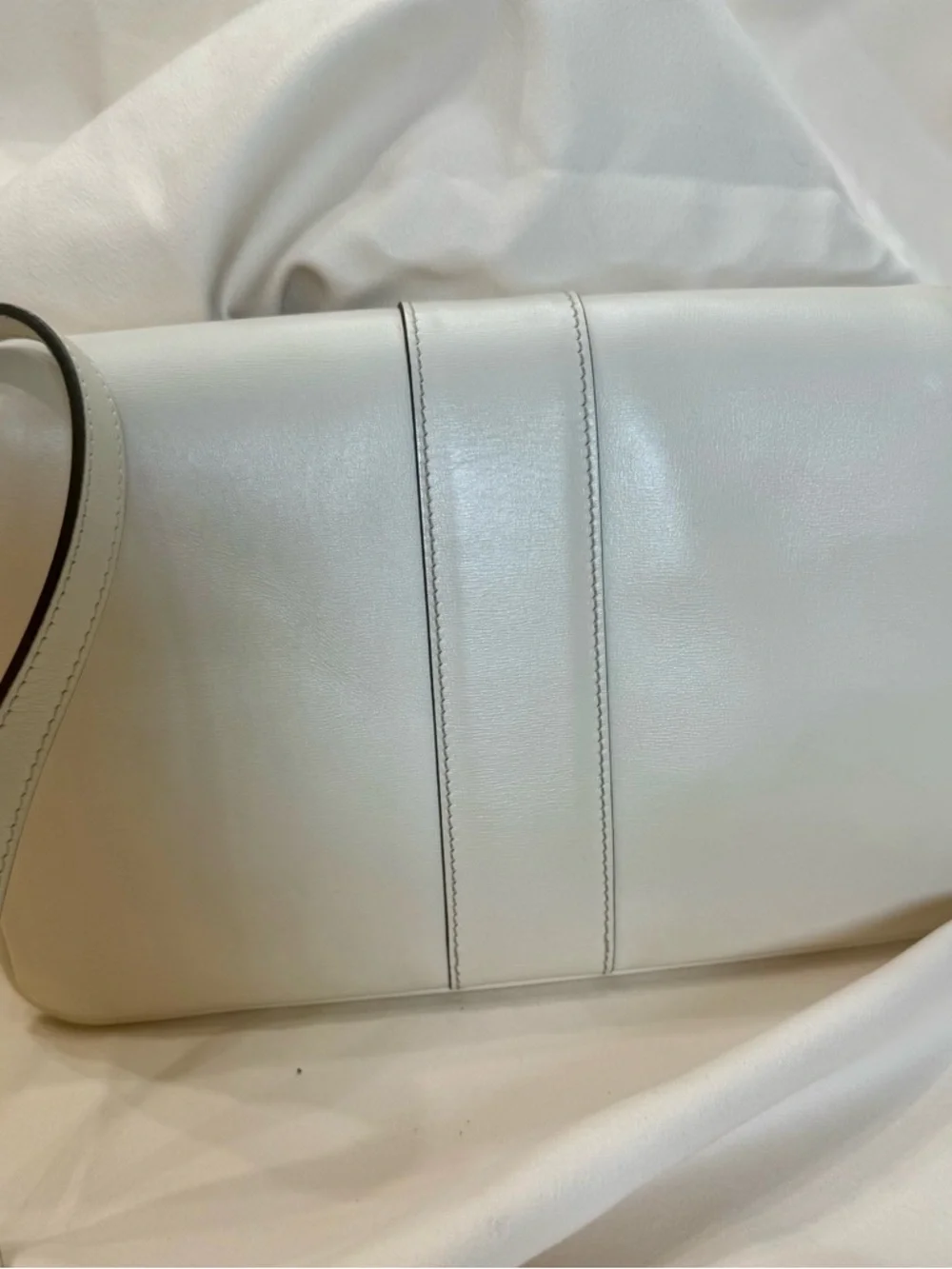 Gucci Arli Small Leather Shoulder Bag – Gold Double G - Off-White - Picture 3 of 11